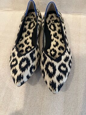 Rothy’s The Point Sandy Cat Black And White Flat Size W 10 excellent